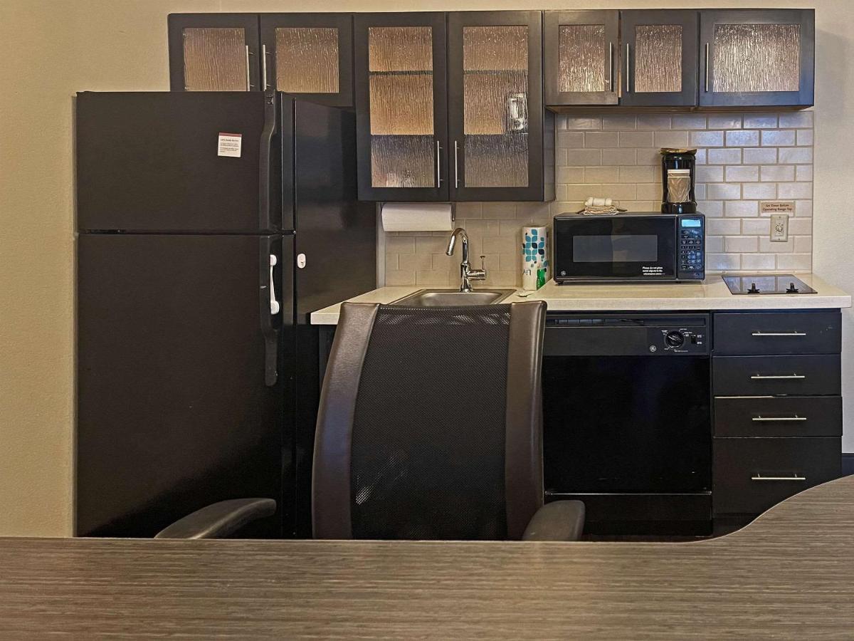 Mainstay Suites- Kansas City Overland Park Bagian luar foto